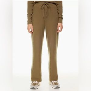 Free Lounge Lo-Rise Sweatpant ( Wilfred free from Aritzia )